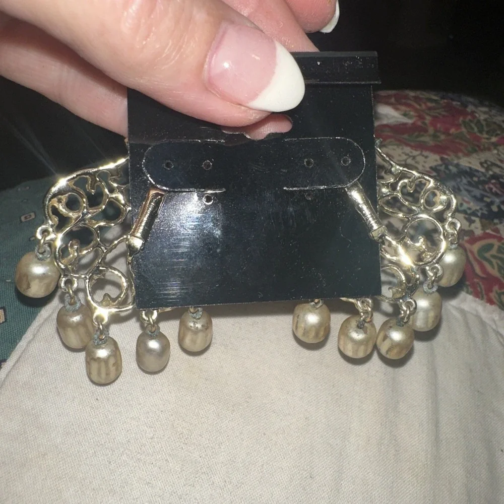 Vintage Sarah Coventry Venetian Lace Gold Tone Clip Earrings With Faux Pearls